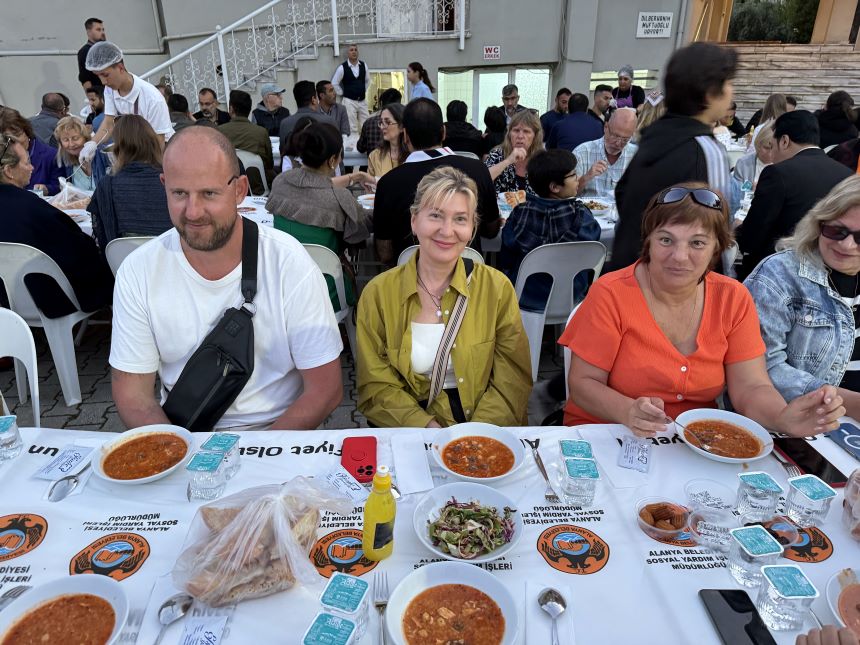 Alanya da yerleşik yabancılar iftar programında buluştu Antalya