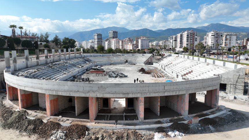 Kumluca Atatürk Stadyumu Kaba Inşaat