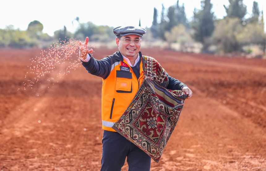 Hakan Tütüncü Buğday Ekerken