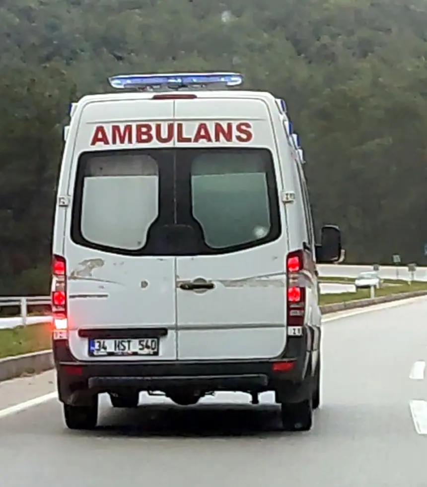 Kacak Ambulans (1)