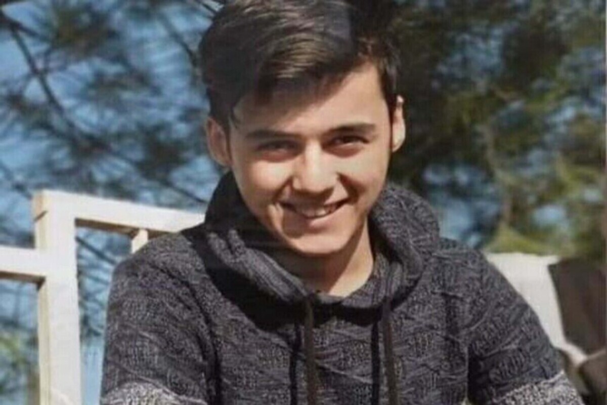 Tinerle sobayı yakmaya çalışırken yandı