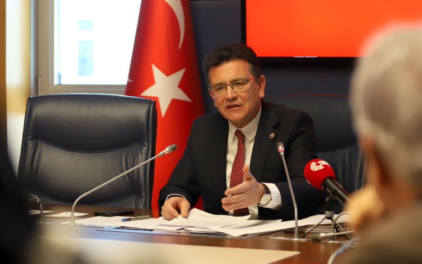 Atay Uslu İli̇ç Konuşmasi