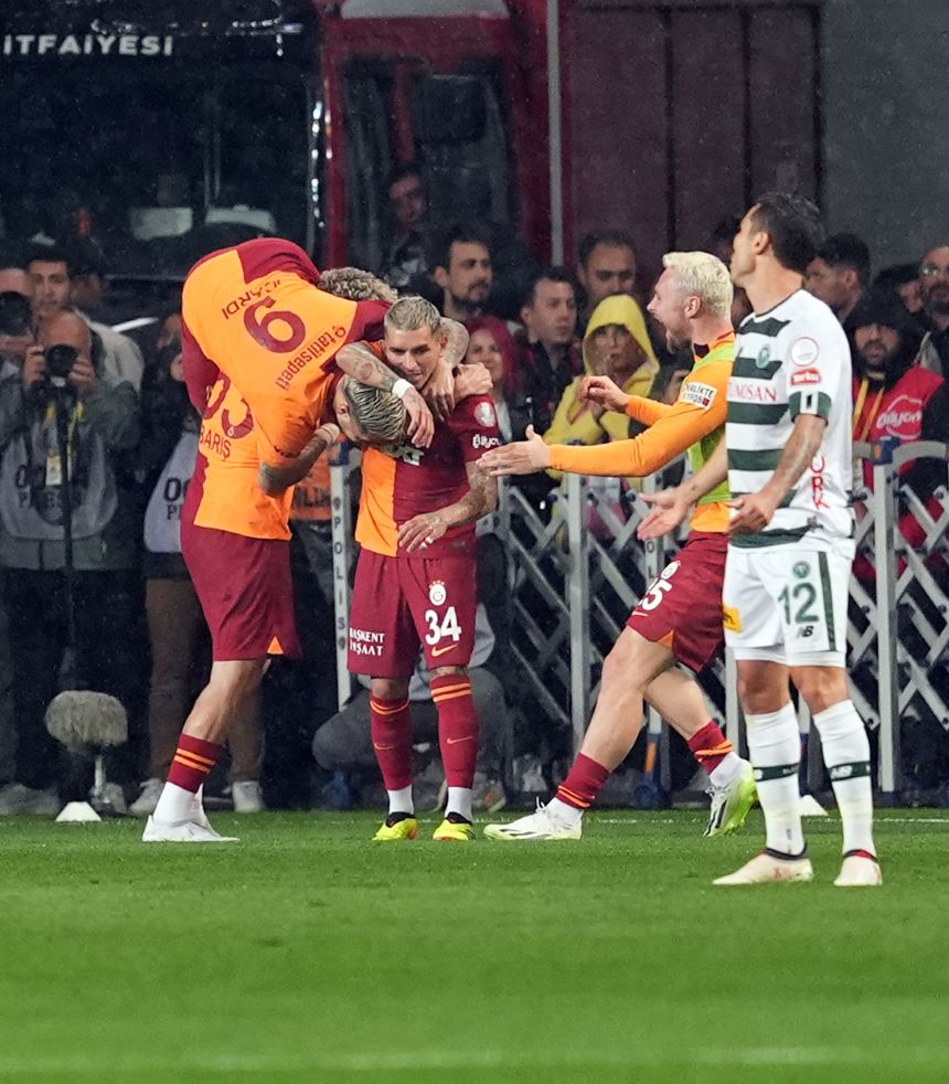 23 2024 Sezonu Şampiyonu Galatasaray 3