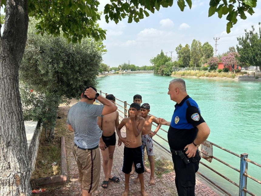 Adana Polisi Gençleri Uyardı