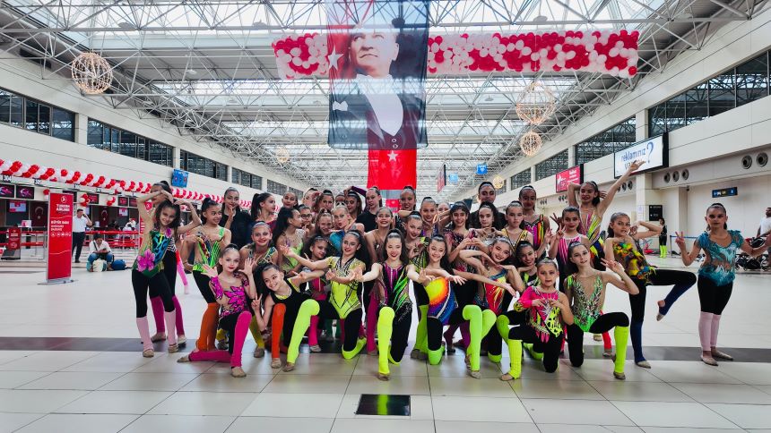 Antalya Havalimanı'nda 19 Mayıs Kutlaması