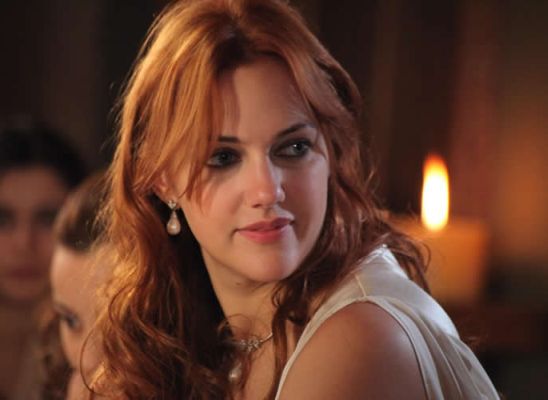 Meryem Uzerli Kac Yasinda 6