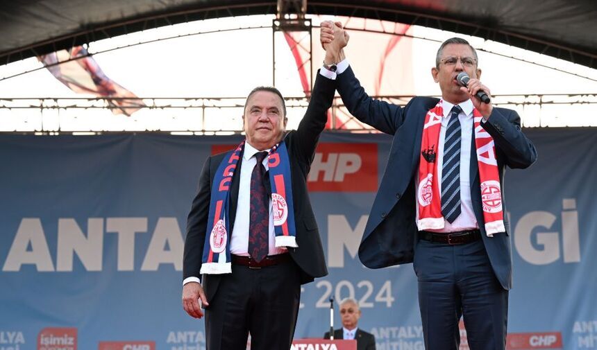 Muhitin Böcek Antalya'da Büyükşe