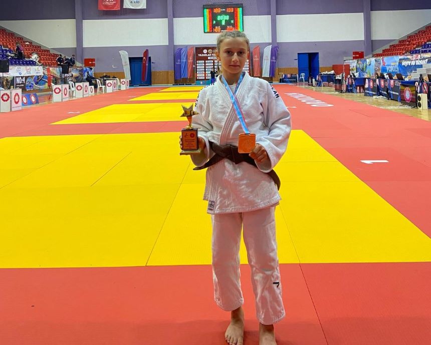 Sude Akan Judo Dalında Türkiye Şampiyonu Oldu