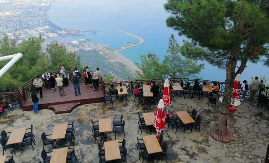 Tünektepe Kafetarya Şehre Bakış