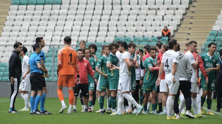 Vanspor, Bursaspor maçında sahadan çekildi