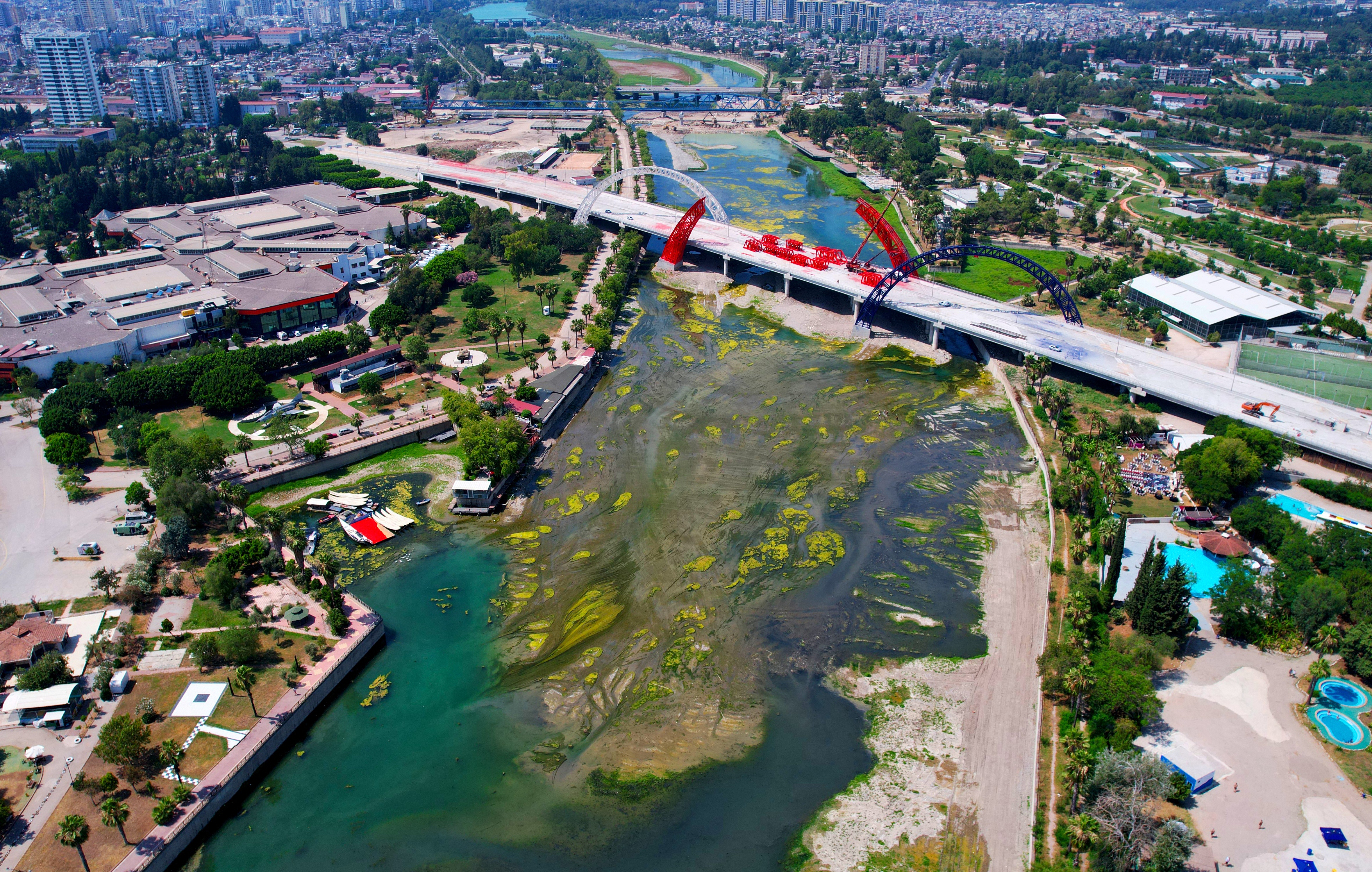 Adana Seyhan Nehri Bataklığa Döndü