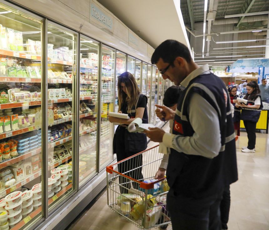 Antalya’daki Marketlere Şok Denetim