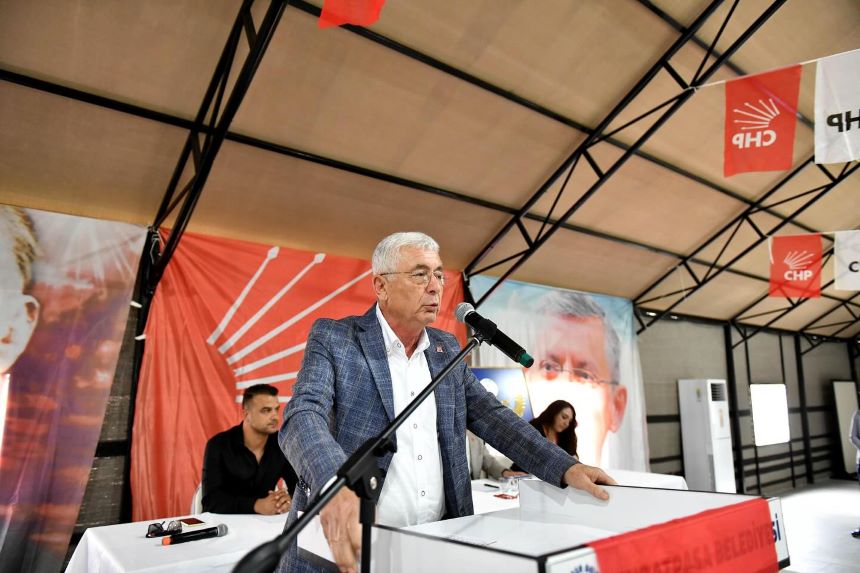 Nail Kamacı Kürsüde