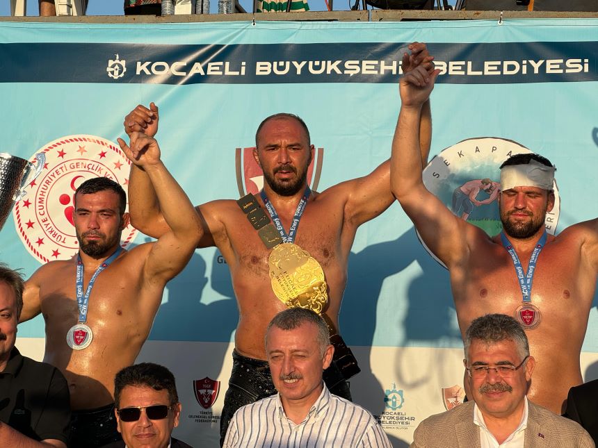 Yenen Ali Gürbüz Bir Kez Daha Altın Kemer’in Sahibi Oldu