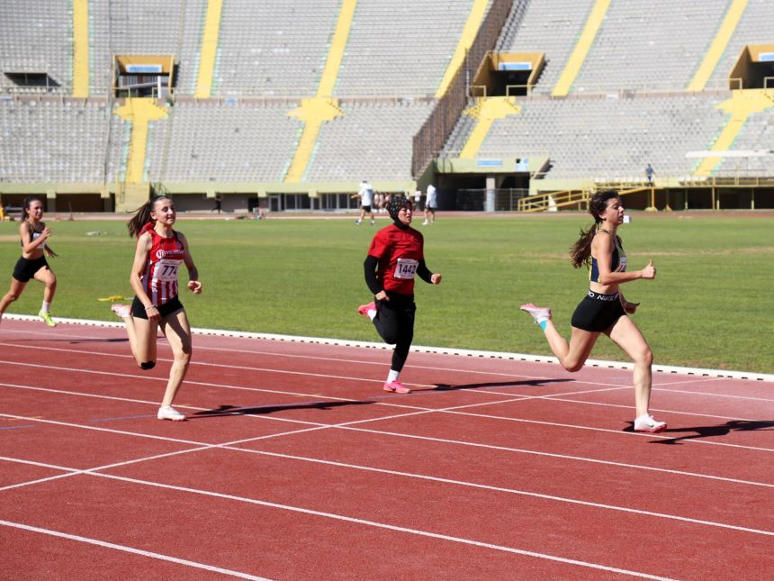 Antalyaspor Atletizm U16 U18 Tr Finalleri İzmir (8)