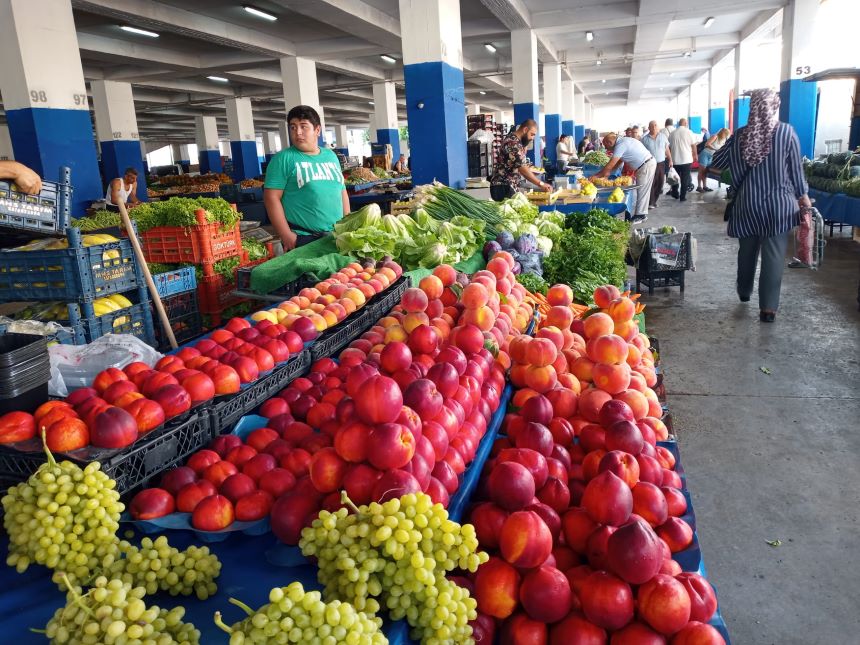 Çarşamba Pazarı Üzüm Şeftali Meyve