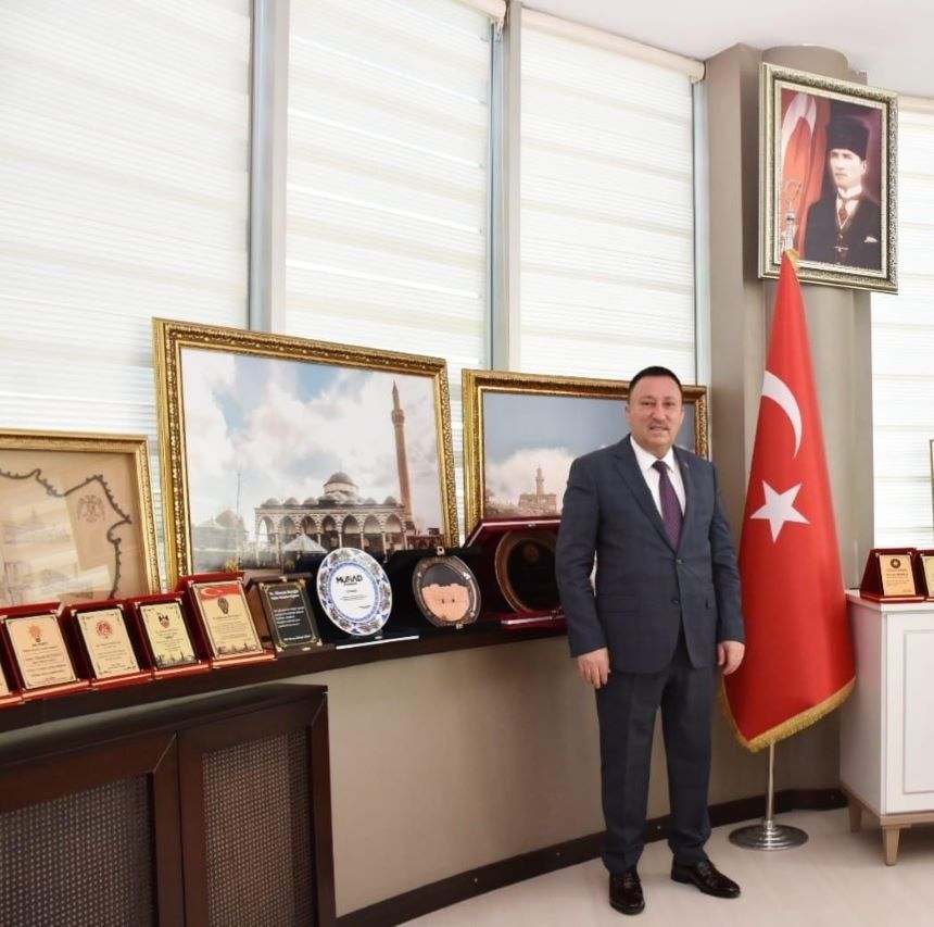 Han Beyoglu Eski Bağlar Belediye Başkanı Hüseyin Beyoğlu tutuklandı - Antalya ...