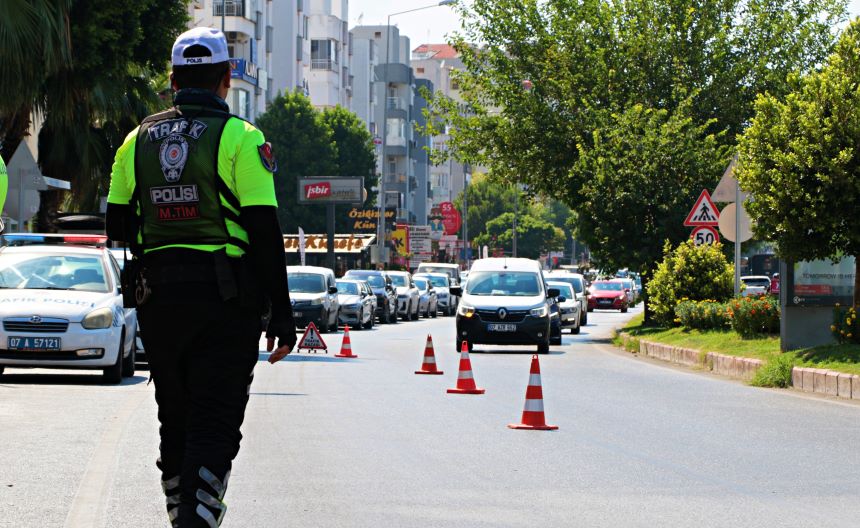 Trafik Polisi 1