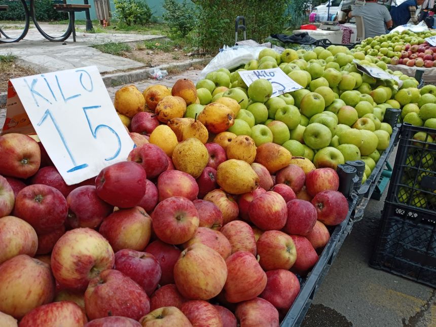 Cuma Pazarı Elmalar