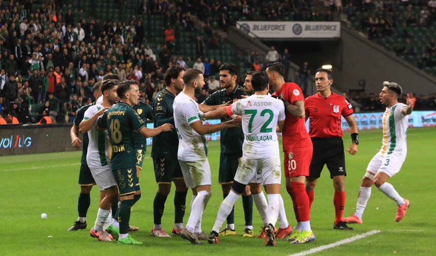 Kocaelispor Urfaspor Maçı Hakeme Itiraz