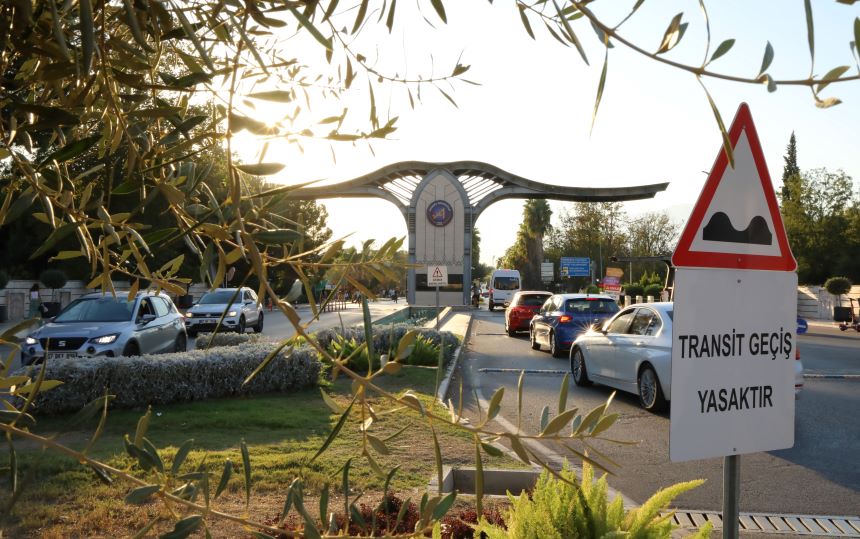 Akdeniz Üniversitesi Meltem Girişi (4)