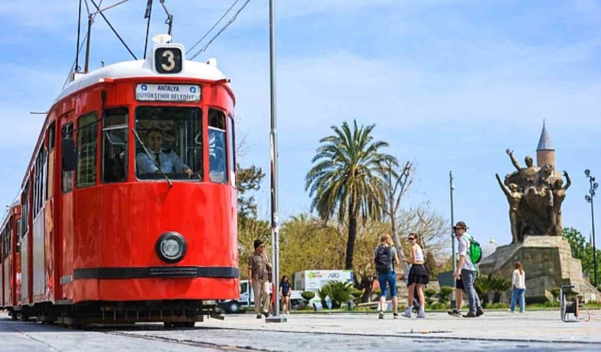 Antalya Nostalji Tramvayı Cumhuriyet Meydan