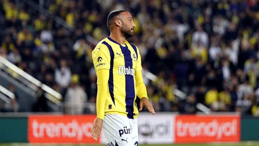 Cenk Tosun Fenerbahçe Futbolcusu 2
