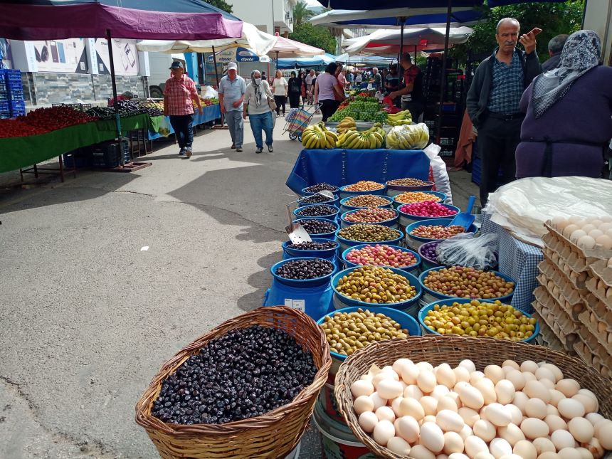 Cuma Pazarı Yumurta, Zeytin