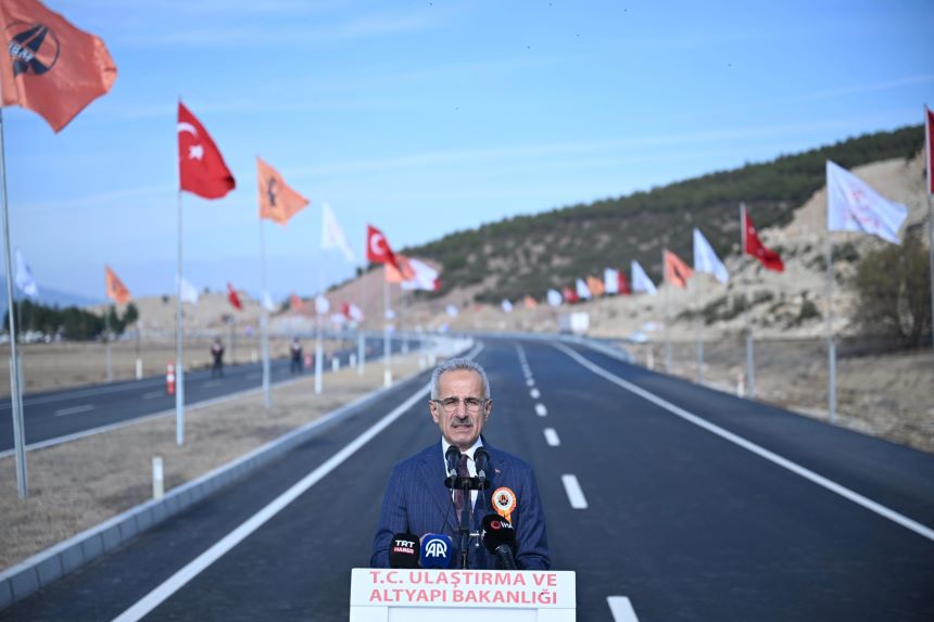 Abdülkadir Uraloğlu Yol