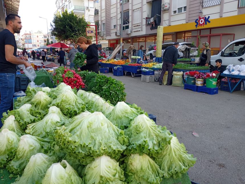 Muratpaşa Çarşamba Pazarı Kıvırcık