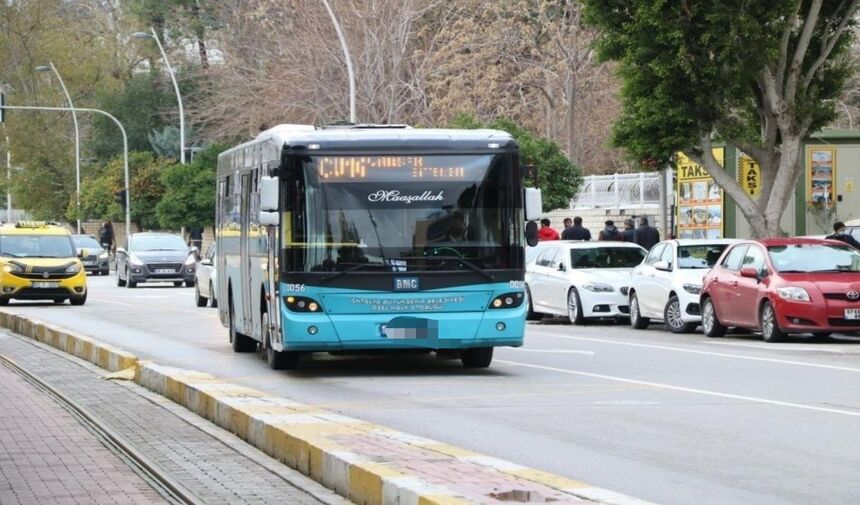 Belediye otobüsü