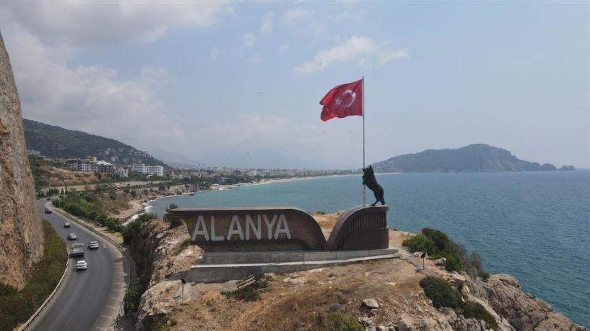 Bozkurt heykeli 1- Alanya