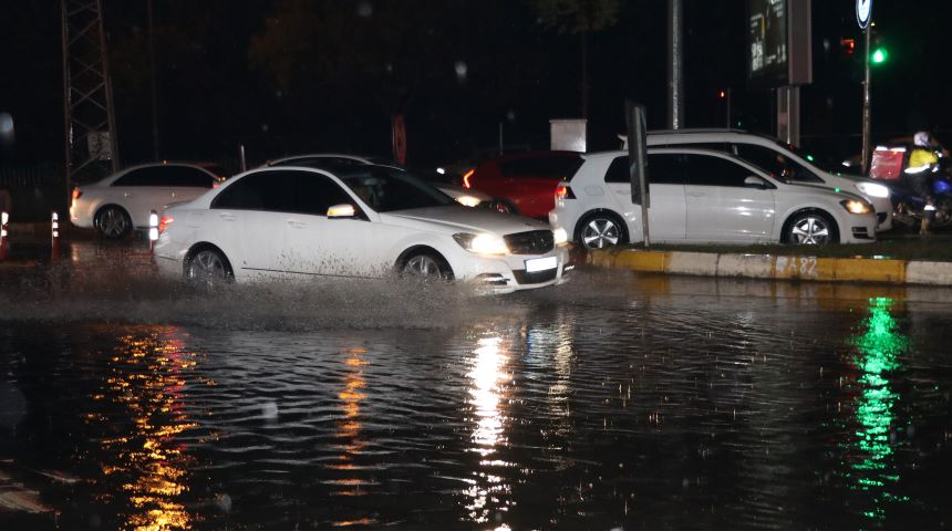 Antalya Sağanak Araçlar (4)