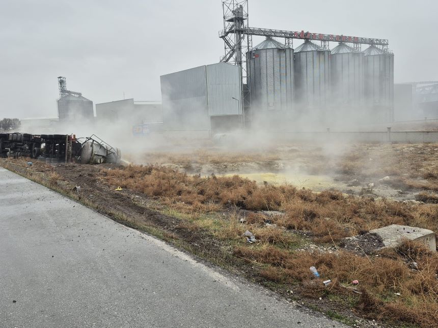 Asit Yüklü Tanker Devrildi (1)