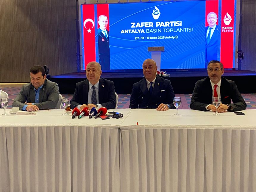 Ümit Özdağ Toplantıda