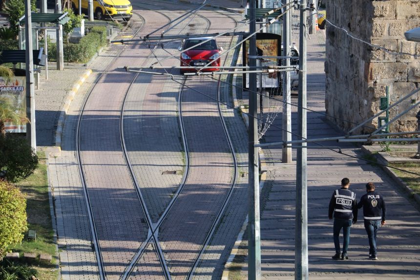 Antalya Cumhuriyet Meydanı Kış Sessziliği