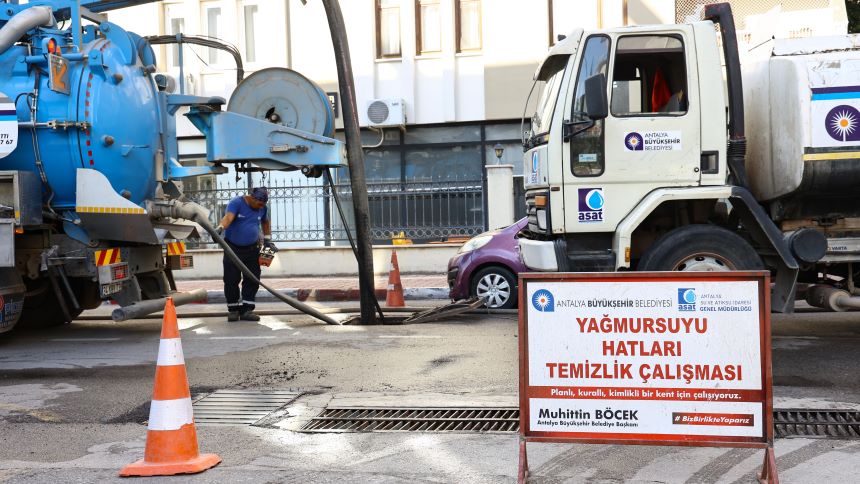 Asat’tan 4 Mahallede Eş Zamanlı Yağmur Suyu Temizliği (2)