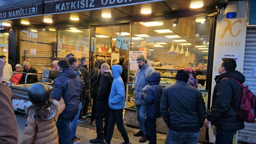 İstanbul Pide Kuyruğu (1)