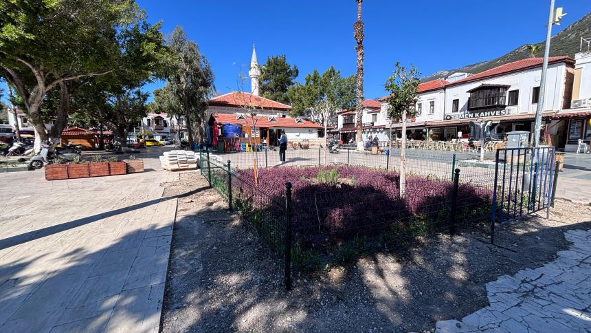 Kaş Cumhuriyet Meydanı