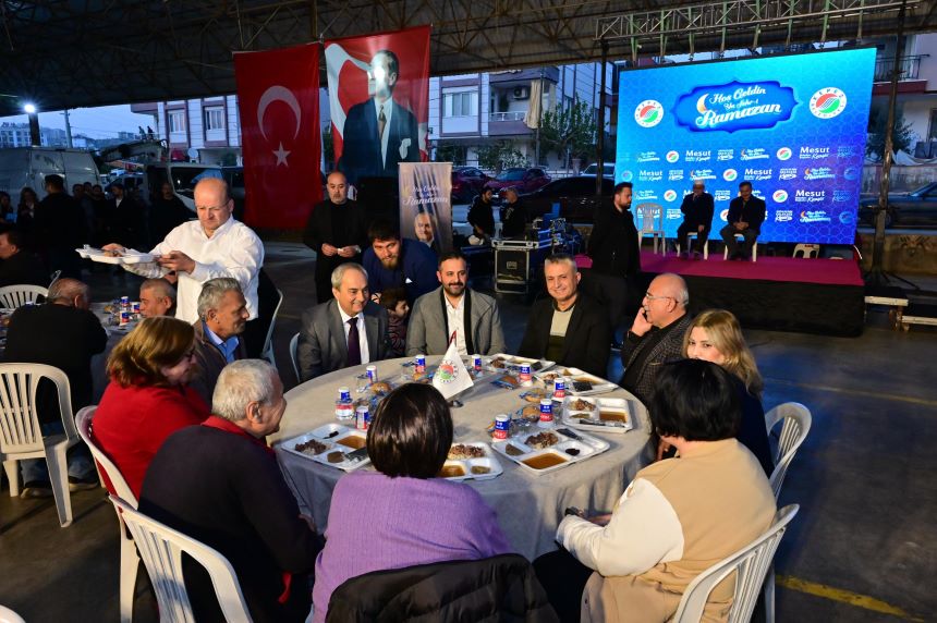 Mesut Kocagöz Iftar (1)