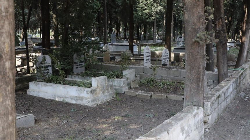 Mezarlıkta Kamera 1