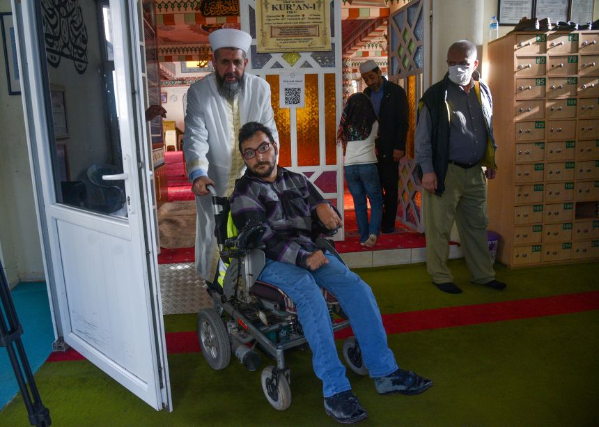 Yüce Camii İmam Hatibi Hasan Koç, (3)