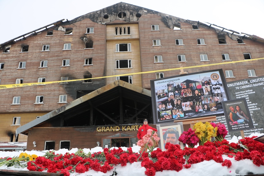 Bolu Kartalkaya Kayak Merkezi’ndeki Grand Kartal Otel Hayatını Kaybedenler Anıldı