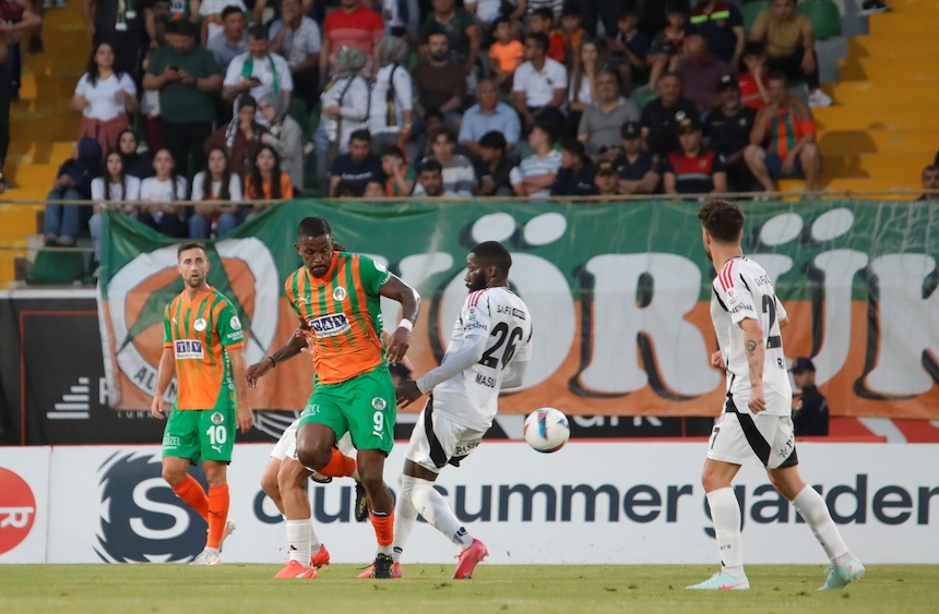 Alanyaspor Beşiktaş Maçı Ilk Yarı