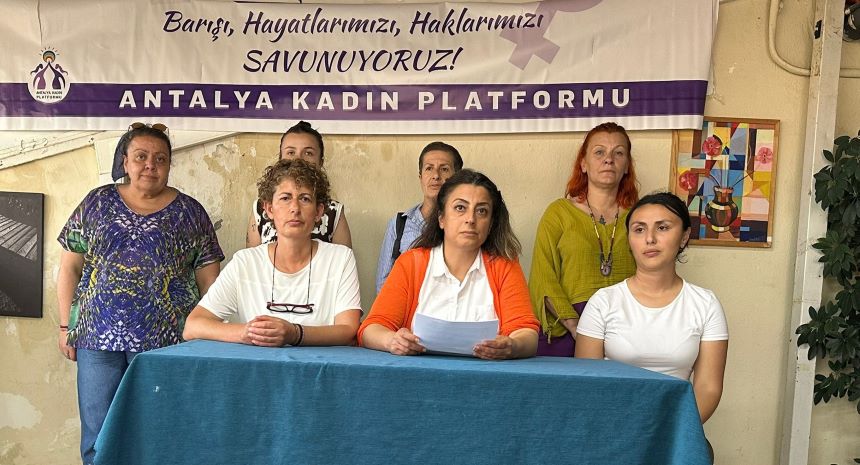 Antalya Kadın Platformu, Gençlik Meclisi'ndeki Taciz Iddialarıyla Ilgili Açıklama Yaptı2