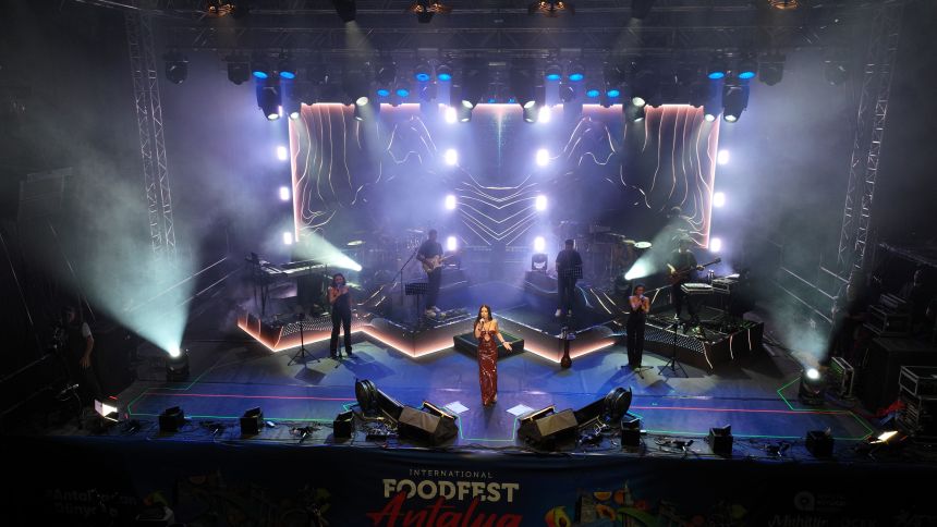 Antalya Simge Konser (1)