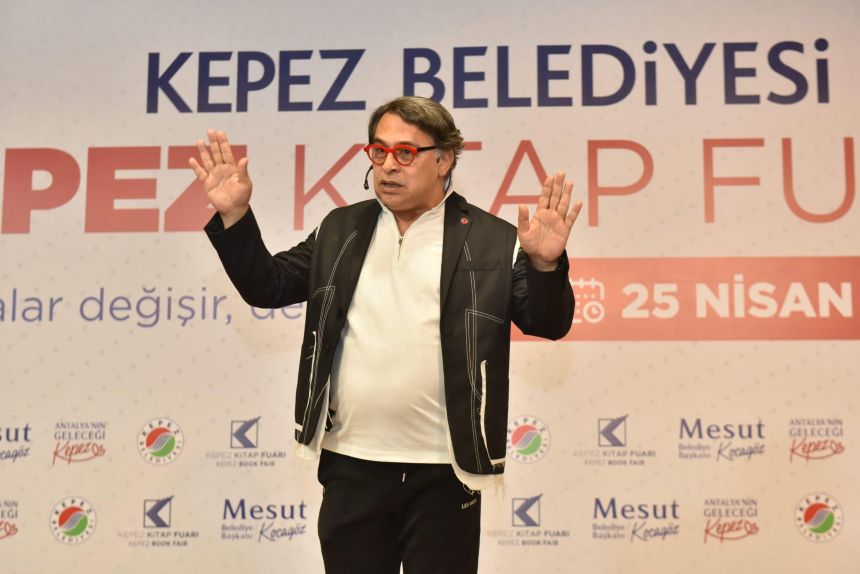 Barbaros Sansal Kepez Kitap Fuarinda 4