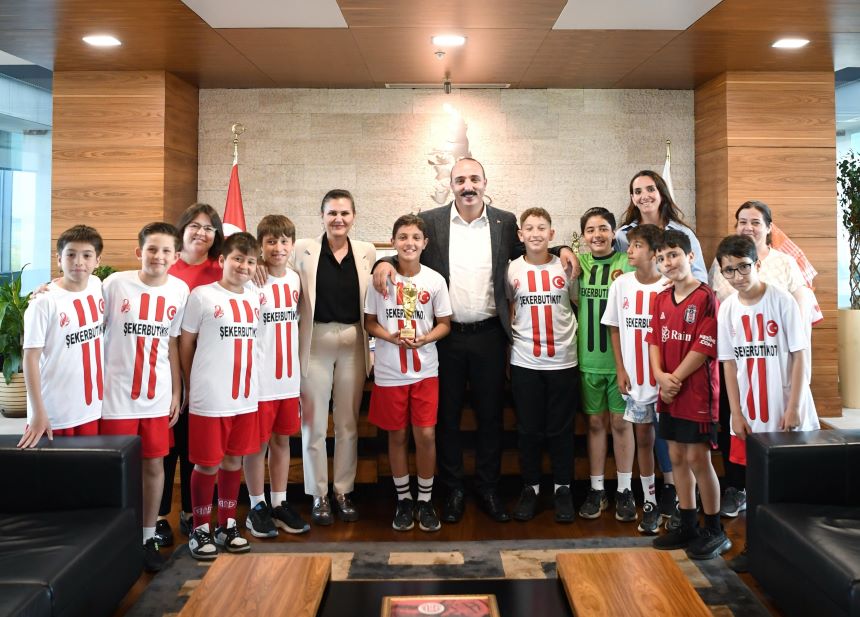 Başkan Kotan Şampi̇yonlari Ağirladi (2)