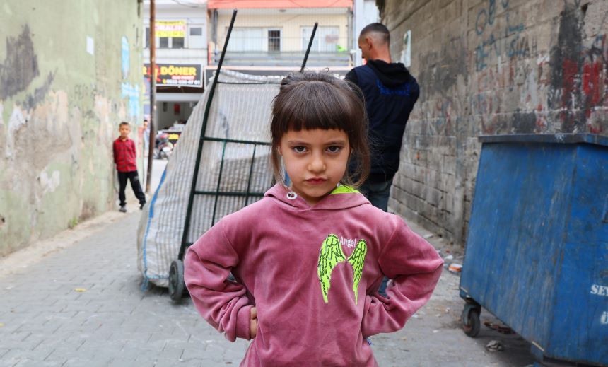 Görme Engelli Babasının Gözü Oldu (3)
