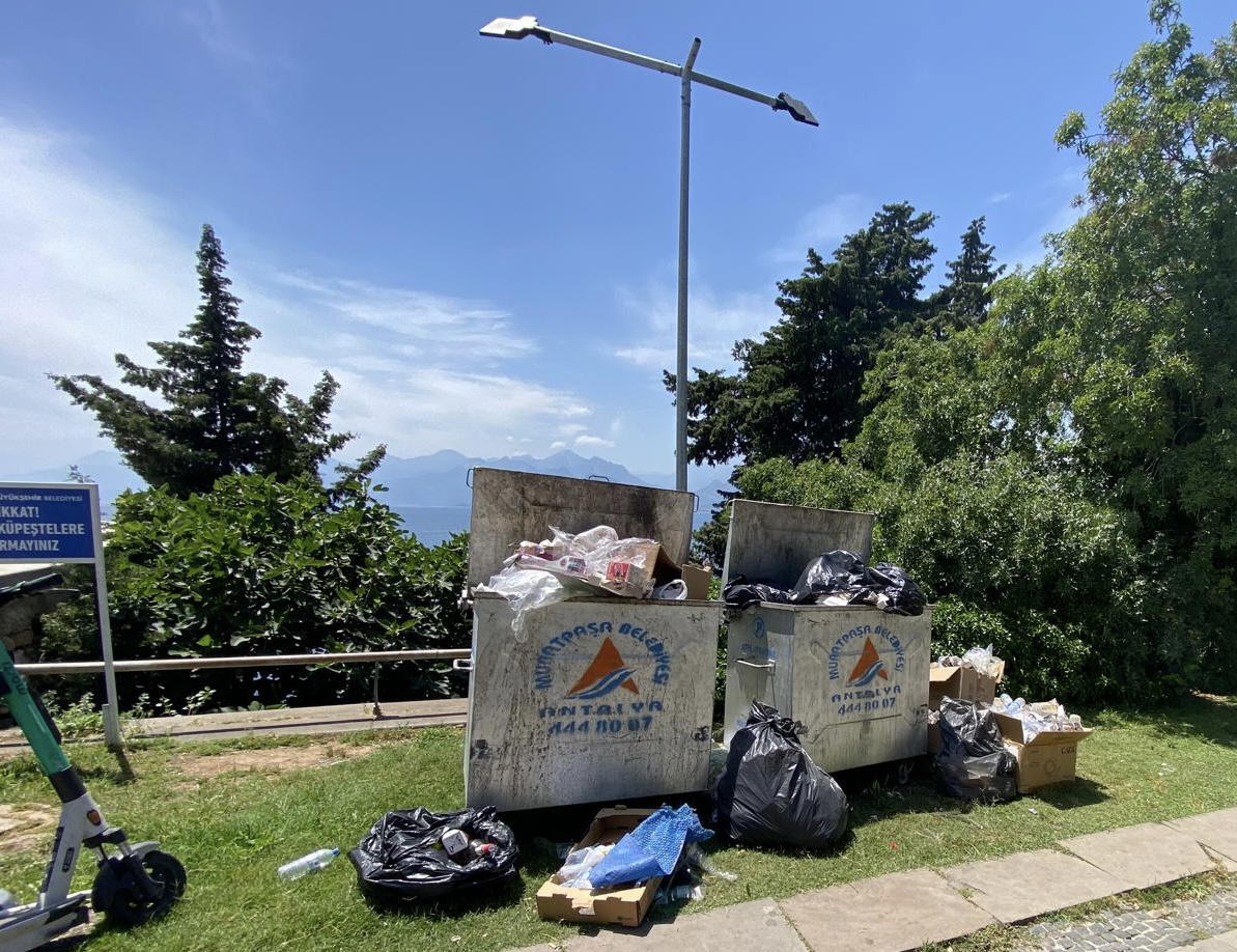 Karaalioğlu Parkı'ndaki Manzara, Çevre Konusundaki Şikayetleri Haklı Çıkarıyor